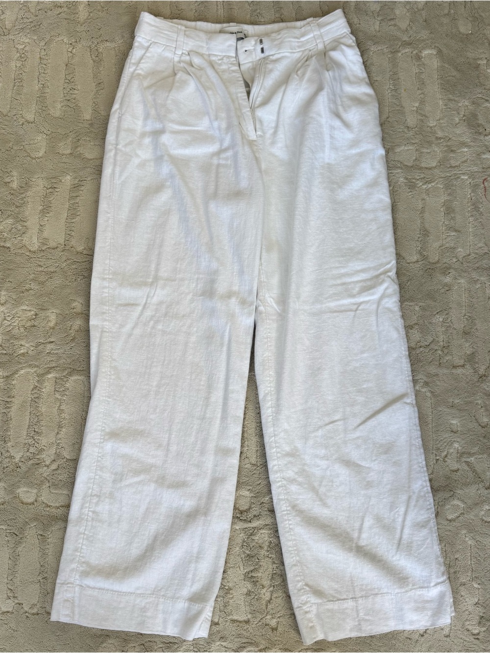 Abercrombie & Fitch White Linen-Blend Pleated Chinos